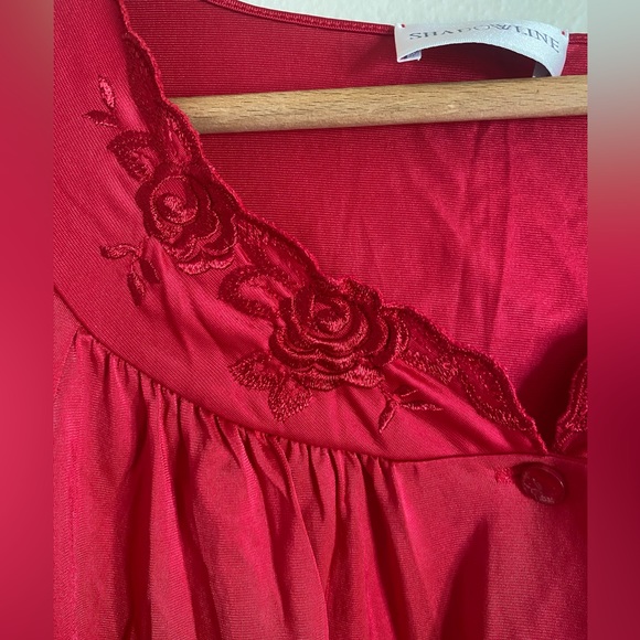 Vintage ShadowLine Red Button Up Robe - Picture 2 of 8